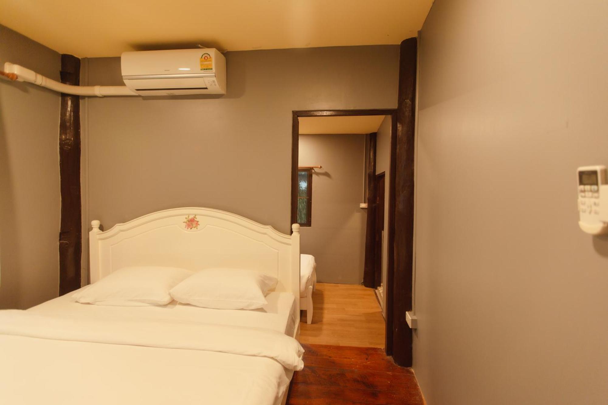 Agga Cnx Hostel 치앙마이 외부 사진