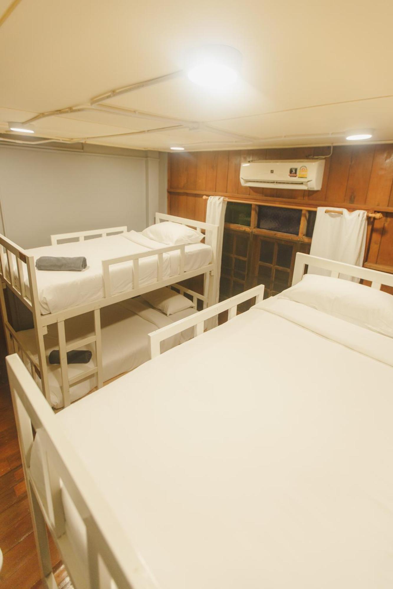 Agga Cnx Hostel 치앙마이 외부 사진