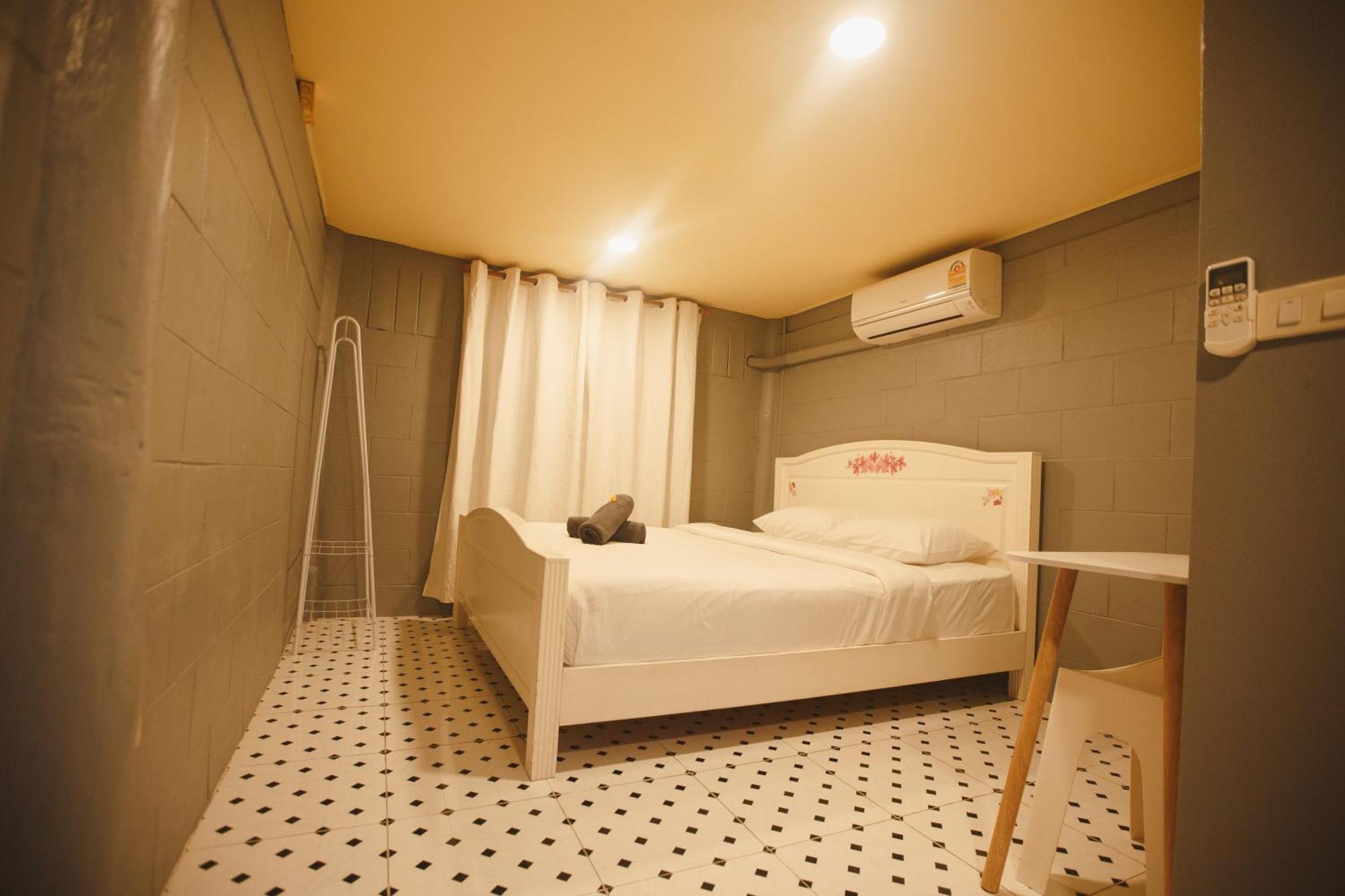 Agga Cnx Hostel 치앙마이 외부 사진